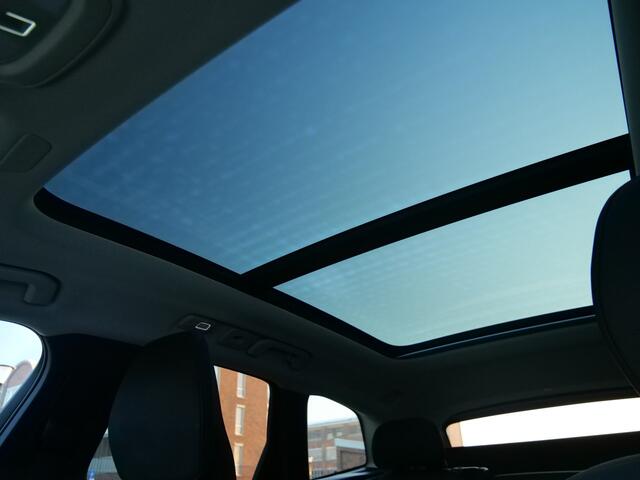 Volvo XC60 2.0 T6 350pk PHEV AWD Plus Dark Harman Kardon / Panoramadak / Leder / Camera