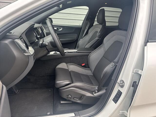 Volvo XC60 T6 350 PK Plug-in hybrid AWD Ultra Dark / 360 camera/ Luchtvering / Black Sheep pakket /