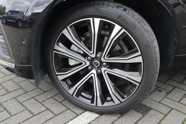 Volvo XC60 2.0 T8 Plug-in hybrid AWD Ultimate Bright | Schuif-/ kanteldak| Head-up Display| 360* Camera| Harman Kardon Audio| Semi- elektrisch inklapbare trekhaak| Keyless Entry| Adaptieve Cruise Control met Pilot Assist| Dodehoeksensoren|