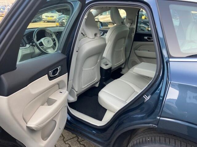 Volvo XC60 2.0 Recharge T6 AWD Inscription - Pan dak - leer - stoel/stuurv