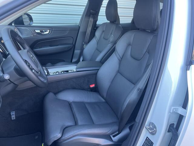 Volvo XC60 2.0 T6 Plug-in hybrid AWD Ultimate Dark / 20 '' Velgen / Head-up Display / Blis / Semi elektrisch trekhaak /