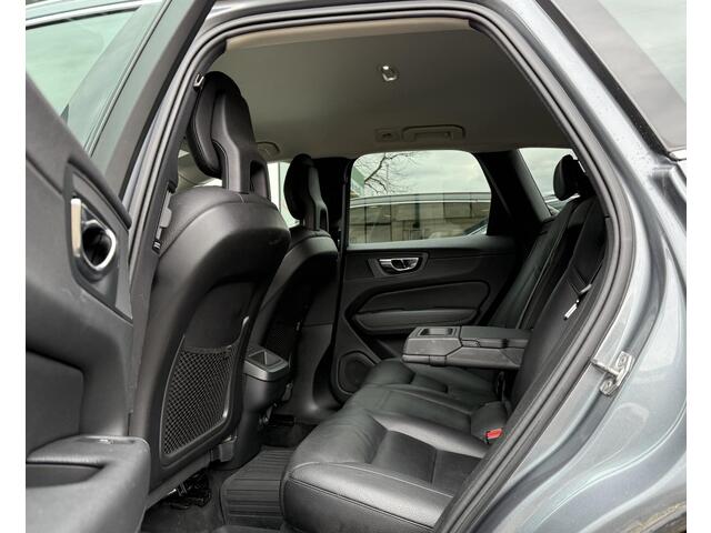 Volvo XC60 2.0 T5 AWD Momentum Pro |Navi|Leder|Trekhaak|