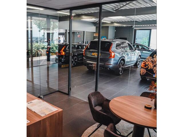 Volvo XC60 2.0 T8 Twin Engine AWD R-Design Trekhaak/Panodak/Camera/Nwe banden etc.