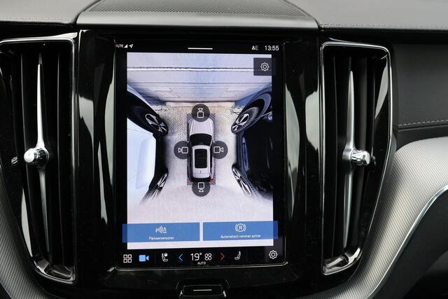 Volvo XC60 T6 Recharge AWD Ultimate Dark - Luchtvering - Panorama/schuifdak - IntelliSafe Assist & Surround - 360º Camera - Bowers & Wilkins audio - Verwarmde voorstoelen, stuur & achterbank - Parkeersensoren voor & achter - Elektr. bedienb. voorstoelen met geheugen