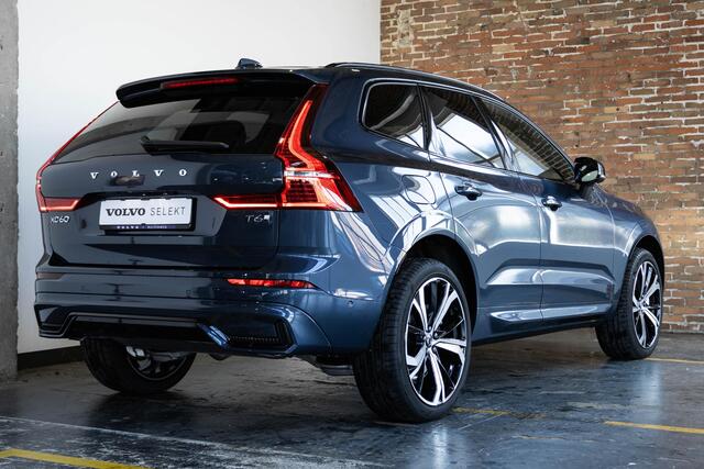 Volvo XC60 T6 Plug-in hybrid AWD Ultra Dark | Luchtvering | Bowers & Wilkins premium audio | 21'' Lichtmetalen velgen | 360° parkeercamera | Nappa lederen bekleding | Head-up display | Parkeerverwarming | BLIS | Adaptive cruise