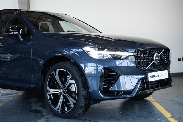 Volvo XC60 T6 Plug-in hybrid AWD Ultra Dark | Luchtvering | Bowers & Wilkins premium audio | 21'' Lichtmetalen velgen | 360° parkeercamera | Nappa lederen bekleding | Head-up display | Parkeerverwarming | BLIS | Adaptive cruise