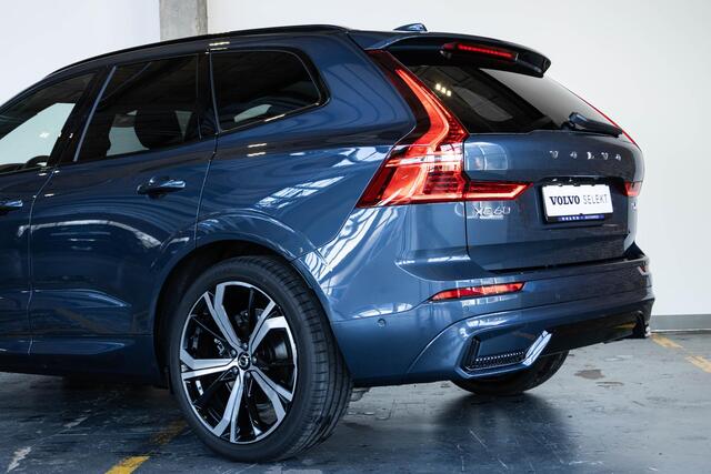 Volvo XC60 T6 Plug-in hybrid AWD Ultra Dark | Luchtvering | Bowers & Wilkins premium audio | 21'' Lichtmetalen velgen | 360° parkeercamera | Nappa lederen bekleding | Head-up display | Parkeerverwarming | BLIS | Adaptive cruise