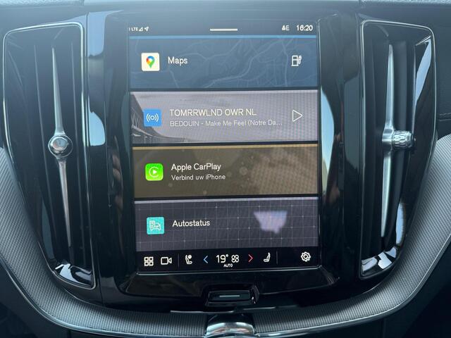 Volvo XC60 2.0 T6 Plug-in hybrid AWD Ultimate Dark | Trekhaak | Head-up Display | Stoelverwarming | 360 graden camera |