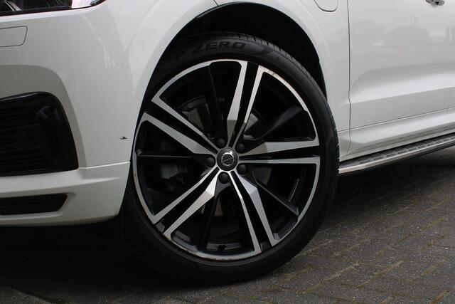 Volvo XC60 2.0 Recharge T6 AWD R-Design | Schuif/kanteldak | Blis | 21" LMV | Camera | Draadloze telefoonlader