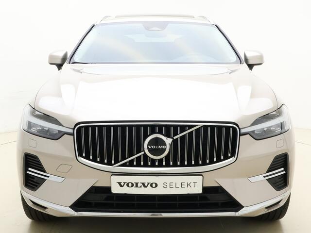 Volvo XC60 T6 350pk AWD Core Bright / Panoramadak / Pilot Assist / Stoel/- en stuurverwarming / Trekhaak / H&K audio / Lederen bekleding /