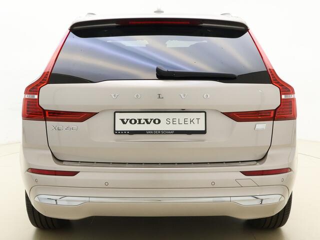 Volvo XC60 T6 350pk AWD Core Bright / Panoramadak / Pilot Assist / Stoel/- en stuurverwarming / Trekhaak / H&K audio / Lederen bekleding /
