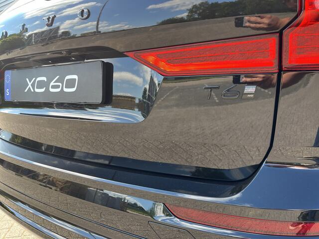 Volvo XC60 T6 Plug-in hybrid AWD Plus Black Edition / Uit voorraad leverbaar / Luchtvering / 360 Camera / 21" Velgen