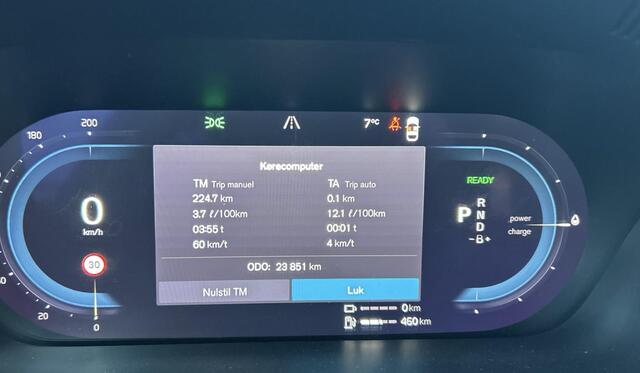 Volvo XC60 2.0 T6 Plug-in hybrid AWD Plus Dark Zwarte Hemel