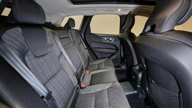 Volvo XC60 2.0 T6 Plug-in hybrid AWD Essential Edition Bright | Panoramadak