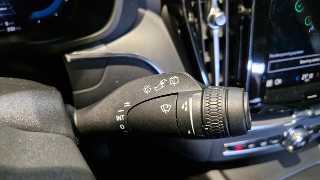 Volvo XC60 2.0 T6 Plug-in hybrid AWD Essential Edition Bright | Panoramadak