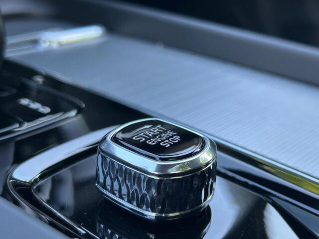 Volvo XC60 2.0 T8 Plug-in hybrid AWD Plus Dark l Panorama l Harman Cardon l 360 Camera l 20 Inch