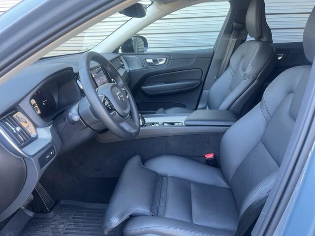 Volvo XC60 2.0 T6 Plug-in hybrid AWD Plus Dark / 19" Velgen / Audio Harman Kardon / full-LED koplampen /