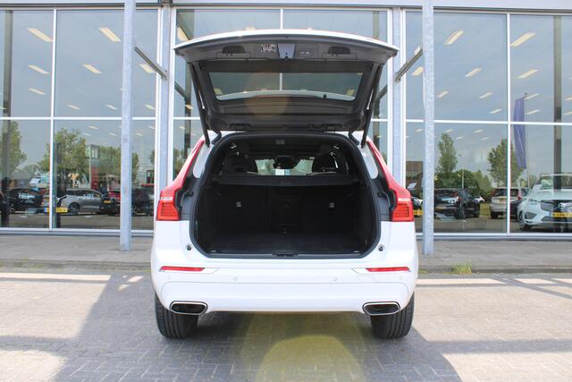 Volvo XC60 2.0 T8 Twin Engine AWD Inscription | Schuif/kanteldak | AppleCarplay | Privacy glass | 19" LMV