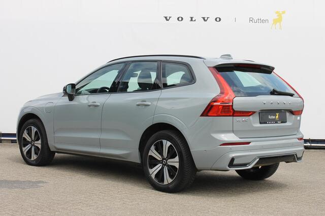 Volvo XC60 T6 350PK Plug-in hybrid AWD Plus Dark Long Range / Semi elektrisch wegklapbare trekhaak / Lederen bekleding / Panoramisch schuif-kanteldak
