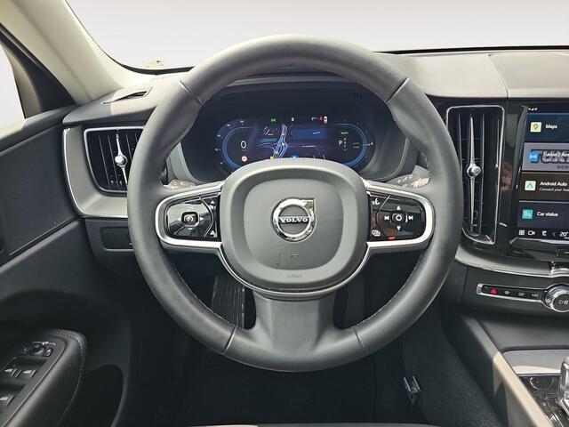 Volvo XC60 2.0 T6 Plug-in hybrid AWD Plus Dark | Trekhaak | 360 graden camera | Stoelverwarming | Panoramadak |