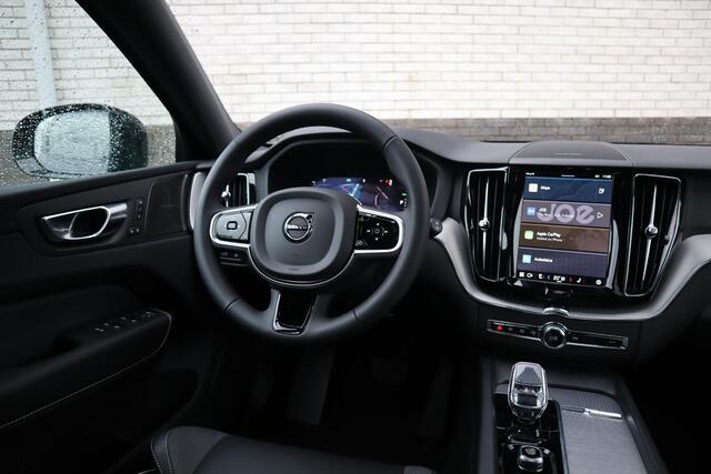 Volvo XC60 2.0 T6 Plug-in hybrid AWD Plus Dark | Schuif / kanteldak | 360 camera | Harman Kardon | Elektrisch verstelbare stoelen met geheugen |