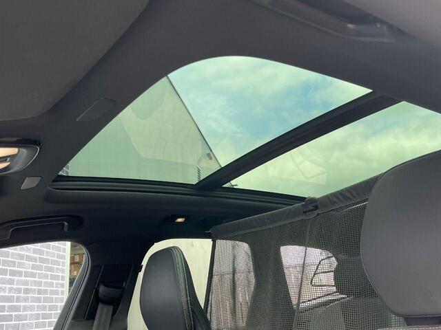 Volvo XC60 2.0 T6 Plug-in hybrid AWD R-Design | Trekhaak | Panorama dak | Adaptieve cruise control | Climate control | Elektrisch verstelbare voorstoelen | Stuur/stuurverwarming |