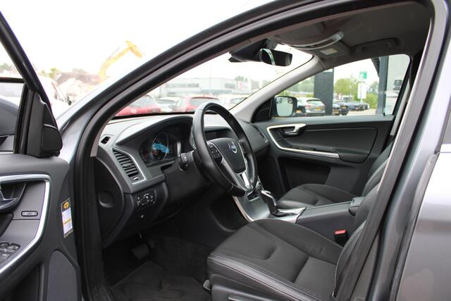 Volvo XC60 2.0 T5 FWD Nordic+ , Automaat, Trekhaak, Half leder, Clima, Cruise, PDC, LMV 17 Inch