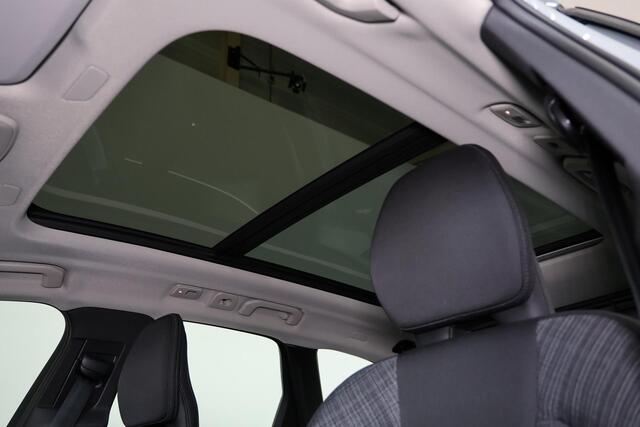 Volvo XC60 T6 Recharge AWD Core Bright - LONG RANGE - Panorama/schuifdak - IntelliSafe Assist & Surround - Adaptieve LED koplampen - Parkeercamera achter - Verwarmde voorstoelen, stuur & achterbank - Parkeersensoren voor & achter - Draadloze tel. lader - Elektr. in