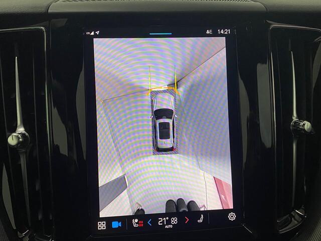 Volvo XC60 2.0 T8 Plug-in hybrid AWD Plus Dark Black Edition Luchtvering Pano 21 Inch Trekhaak Apple CarPlay Harman Kardon Memory Stoelen Leer 360º view