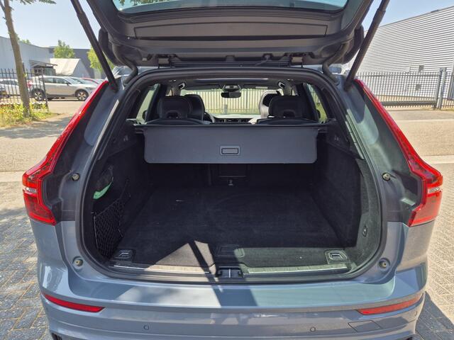 Volvo XC60 2.0 T6 Plug-in hybrid AWD Plus Dark LongRange/Trekhaak/21inch/AdaptiveCruise etc
