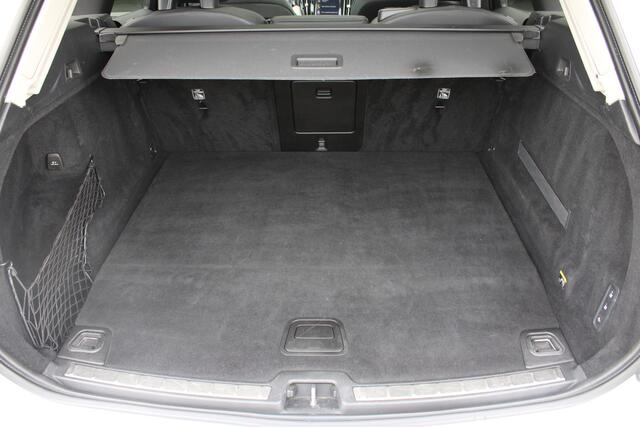 Volvo XC60 T8 Automaat Twin Engine AWD Inscription | Head-Up | Pano-dak | Trekhaak | Verw. stoel & stuurwiel | 21" LMV