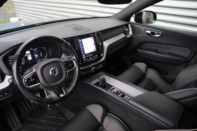 Volvo XC60 2.0 T8 Twin Engine AWD R-Design Luchtvering / Harman Kardon / Panorama dak /