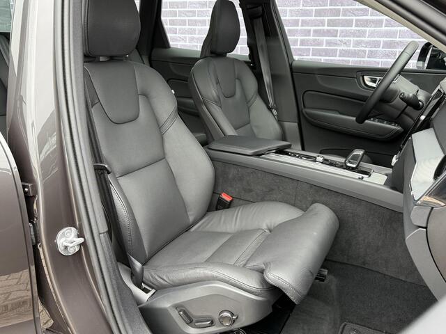 Volvo XC60 2.0 T6 Plug-in hybrid AWD Plus Dark | Adaptive cruise control | 360° camera | Trekhaak | Stoel- en stuurverwarming | Dode hoek detectie BLIS |