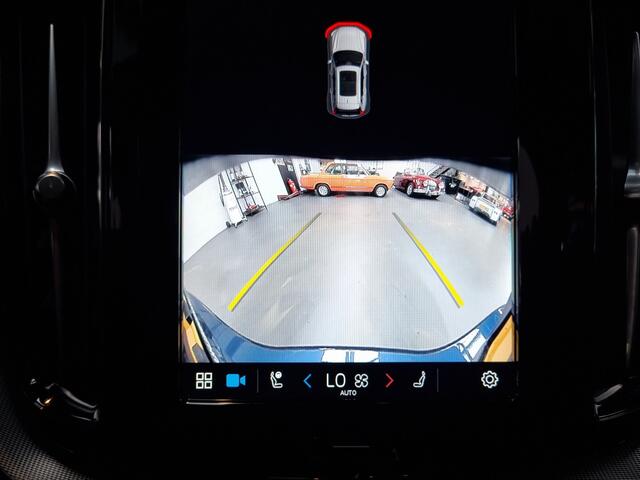 Volvo XC60 2.0 T6 Plug-in hybrid AWD Plus Dark PANO / 360 CAMERA / LEER / STUUR EN STOELVERWARMING