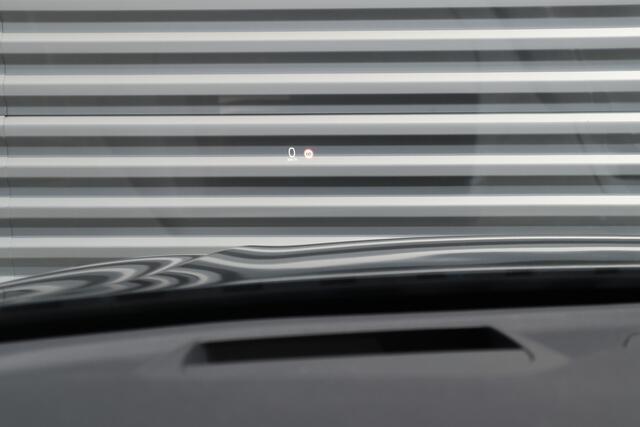 Volvo XC60 2.0 Recharge T6 AWD R-Design Panorama dak / Head-Up / Harman Kardon / 360 camera / Adaptieve cruise /