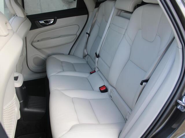 Volvo XC60 2.0 T8 Twin Engine AWD Inscription | ELEKTRISCH SCHUIFDAK | LEDEREN BEKLEDING |