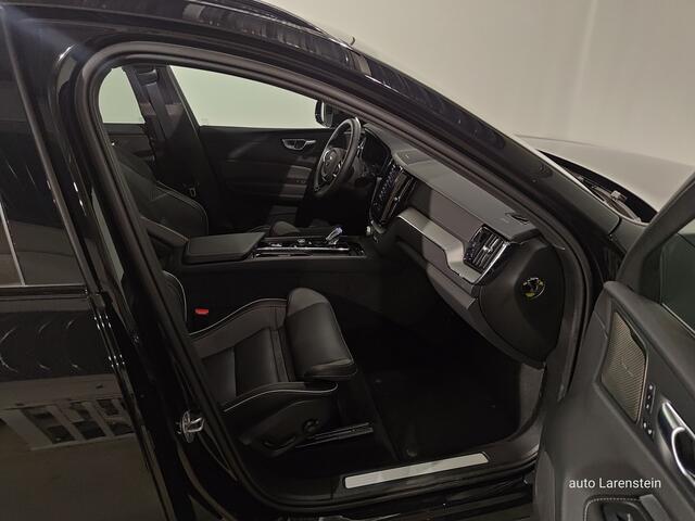 Volvo XC60 2.0 T6 350pk Plug-in hybrid AWD Ultra Black Edition Panoramadak / Head-Up / 360 / ACC / Navi / High Audio / Carplay / Winter Pack