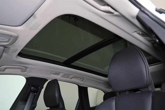 Volvo XC60 T8 Recharge AWD Plus Bright - LONG RANGE - Luchtvering - Panorama/schuifdak - IntelliSafe Assist & Surround - 360º Camera - Harman/Kardon audio - Adaptieve LED koplampen - Verwarmde voorstoelen, stuur & achterbank - Parkeersensoren voor & achter - Elektr.