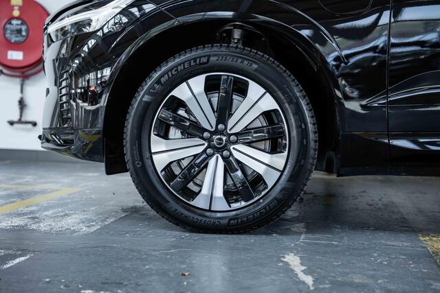 Volvo XC60 T6 Automaat Plug-in hybrid AWD Plus Dark | Harman Kardon premium audio | Blond lederen bekleding | Panoramadak | Google infotainment | 4-seizoenenbanden | Adaptive cruise control | Semi-electrische wegklapbare trekhaak | 360° parkeercamera | Parkeersensor