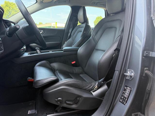 Volvo XC60 2.0 B5 Momentum Pro | Trekhaak | Memory | Standkachel | Volvo on Call | Stoel en stuurverwarming | Parkeercamera | Keyless entry/drive | Reservewiel |