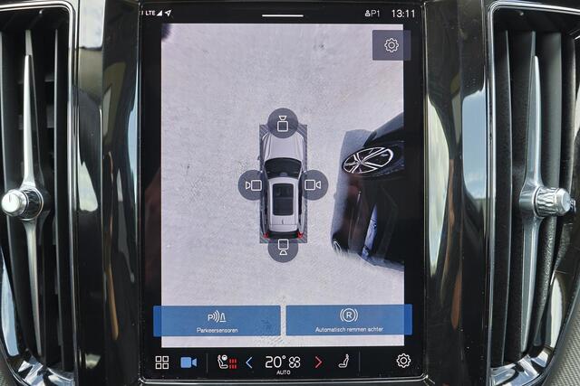 Volvo XC60 T6 Recharge AWD Plus Dark - LONG RANGE - Panorama/schuifdak - IntelliSafe Assist & Surround - 360º Camera - Harman/Kardon audio - Adaptieve LED koplampen - Verwarmde voorstoelen, stuur & achterbank - Parkeersensoren voor & achter - Elektr. bedienb. voorst