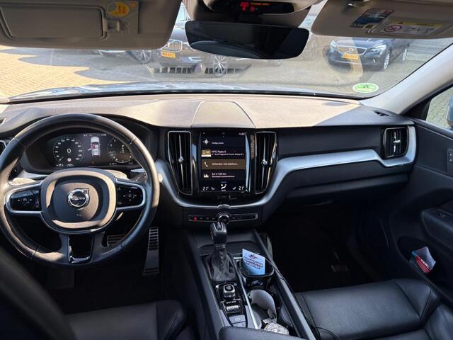 Volvo XC60 2.0 T5 AWD Momentum | Stoelverwarming | Adaptieve cruise control | BLIS dodehoekdetectie | Keyless entry/start | Parkeercamera | Parkeersensoren V+A | Alarm | DAB |