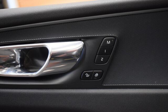 Volvo XC60 2.0 D4190pk AUT8 R-Design Trekhaak 2300kg/Leer/ stoelverw en koeling/ Adaptive Cruise/