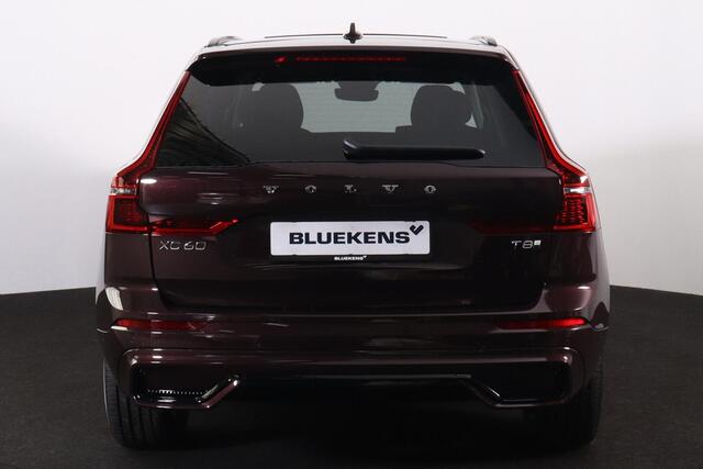 Volvo XC60 T8 Recharge AWD Ultra Dark - LONG RANGE - Panorama/schuifdak - IntelliSafe Assist & Surround - 360º Camera - Harman/Kardon audio - Adaptieve LED koplampen - Verwarmde voorstoelen, stuur & achterbank - Parkeersensoren voor & achter - Elektr. bedienb. voors