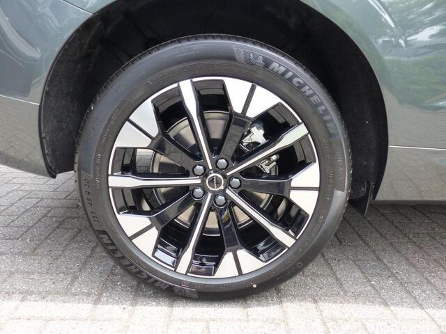 Volvo XC60 2.0 T6 Plug-in hybrid AWD Plus Dark Uit voorraad leverbaar| Schuif/kanteldak | 360 Camera | Harman Kardon audio