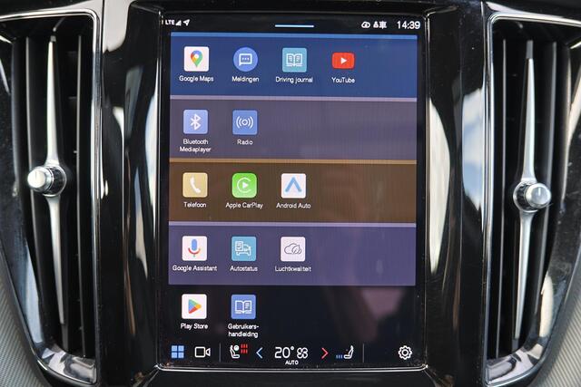 Volvo XC60 T6 Recharge AWD Ultra Black Edition - LONG RANGE - Panorama/schuifdak - IntelliSafe Assist & Surround - 360º Camera - Harman/Kardon audio - Adaptieve LED koplampen - Verwarmde voorstoelen & stuur - Parkeersensoren voor & achter - Elektr. bedienb. voorstoe