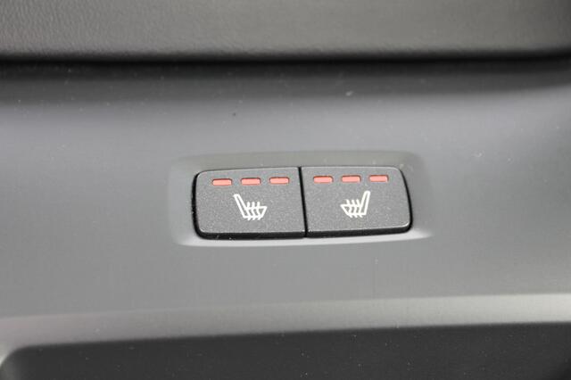 Volvo XC60 T6 350PK Automaat AWD Ultimate Bright Head up display / Google infotainment / Panoramisch schuif-kanteldak / Lederen bekleding / 20" lichtmetalen velgen / Apple Carplay