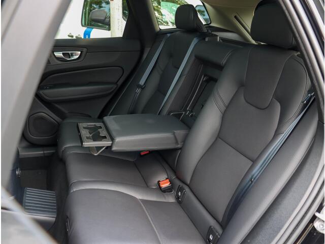 Volvo XC60 T8 Plug-in hybrid AWD Plus Dark 455PK | 360 Cam | Harman Kardon | 20'' | Winterpakket