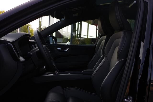 Volvo XC60 2.0 T6 350 PK Plug-in hybrid AWD Plus Dark, Trekhaak, Panoramadak, Adap. Cruise Control