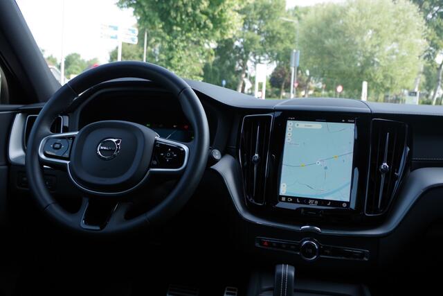 Volvo XC60 2.0 T6 350 PK Plug-in hybrid AWD Plus Dark, Trekhaak, Panoramadak, Adap. Cruise Control